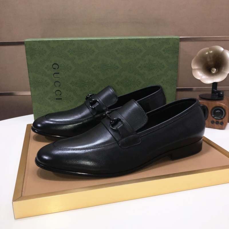 G*u*i leather shoes